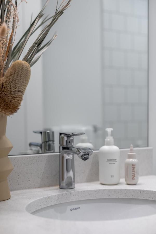 Welcome To Kinn Apartment - Lovely One Bedroom Vancouver Buitenkant foto
